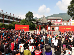 【民族团结】王宁赴宁洱县宣读习近平总书记给普洱民族团结誓词碑盟誓代表后代的回信